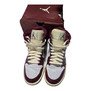 Nike Women's Air Jordan 1 Mid Retro Tiki Leaf Red Sail Size 7.5 READ DESC